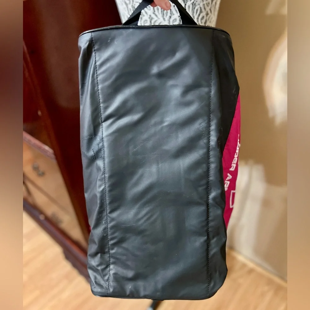 Under Armour Women's Pink and Black Travel Bag - Picture 6 of 11